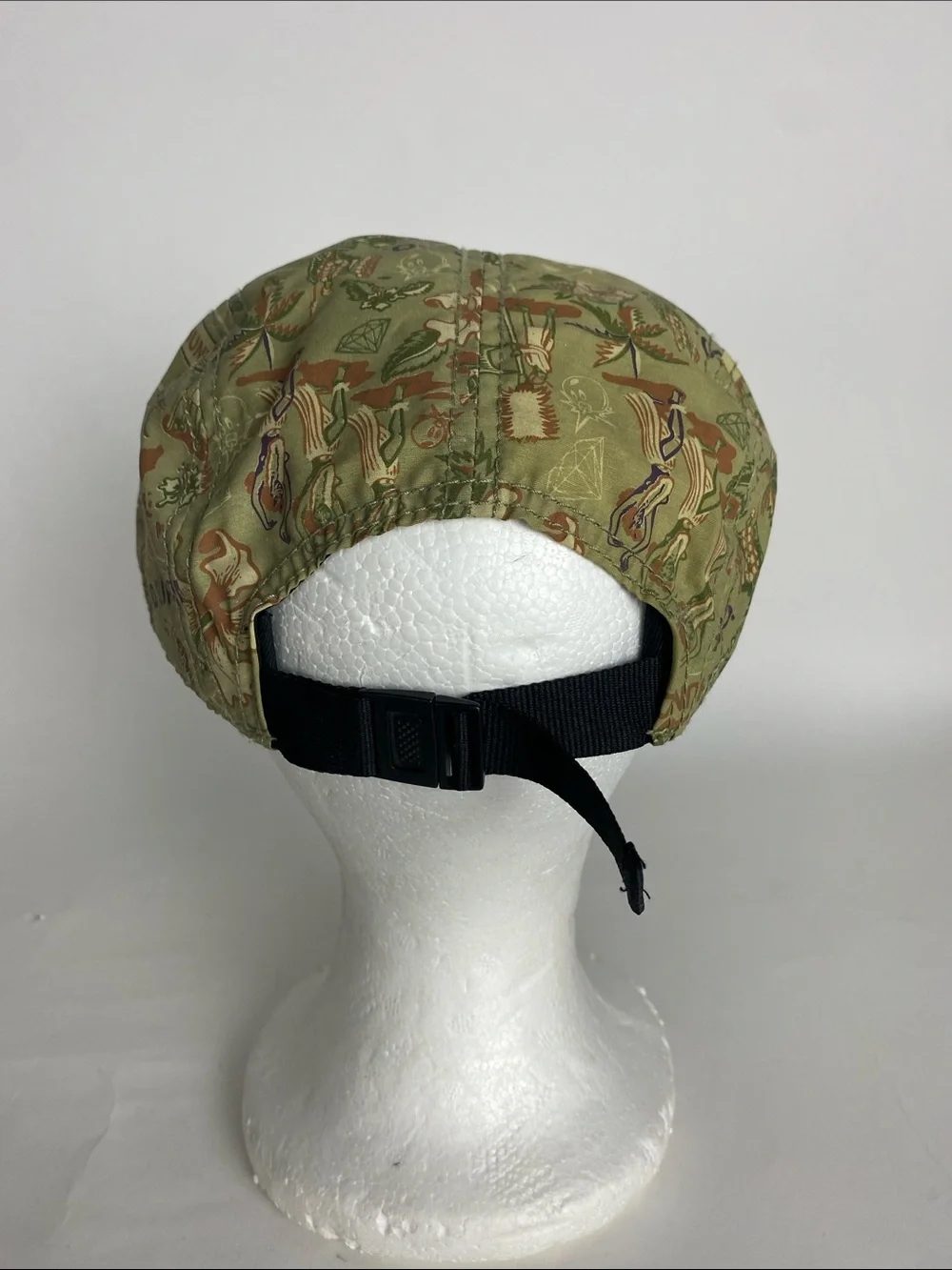 The hundreds x Diamond Supply Hawaiian Hat Strap back Cap Men